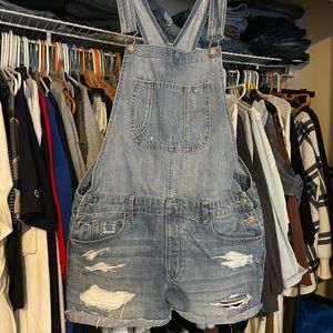 American eagle overall short